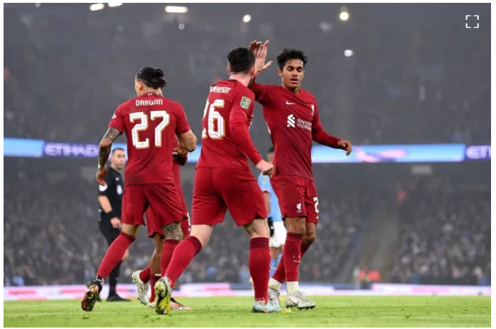 Fabio Carvalho gỡ hòa 1-1 cho Liverpool