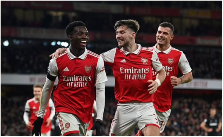 Nketiah dứt điểm quyết đoáncuộc ngược dòng dành cho chủ nhà Arsenal. 