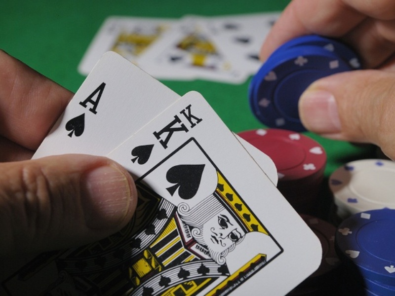 Kinh nghiệm chơi game bài tại UK88